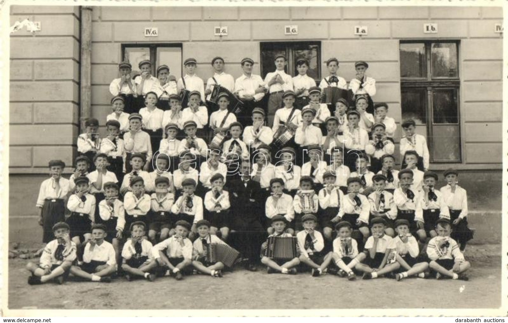 * T2 1938 Nagyszeben, Hermannstadt, Sibiu; Spiel-chor / Iskolai Zenekar, Szájharmonika, Dob, Tangóharmonika / School Boy - Non Classés