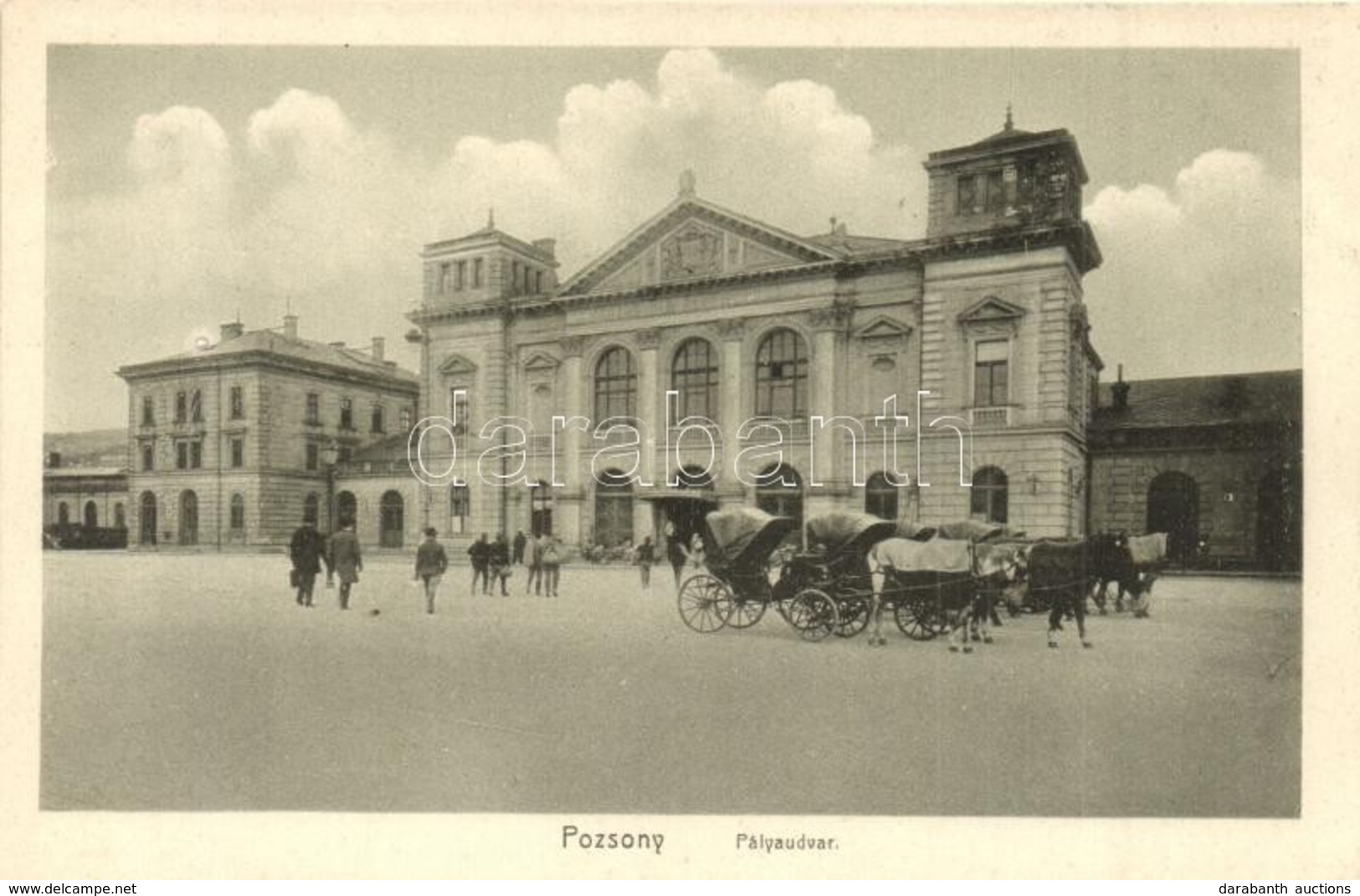 ** T1 Pozsony, Pressburg, Bratislava; Vasútállomás, Hintók / Bahnhof / Railway Station With Chariots - Non Classificati