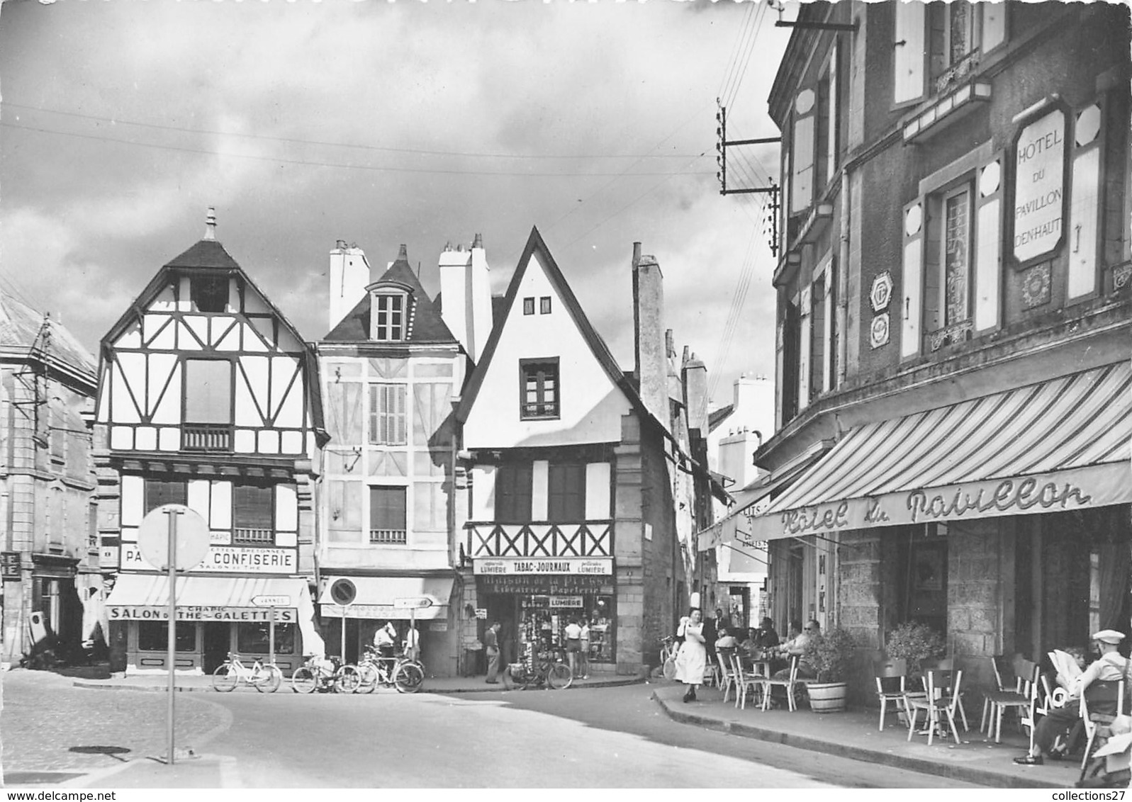 56-AURAY- VIEILLES MAISONS ET HÔTEL DU PAVILLON, PLACE DE LA REPUBLIQUE - Auray