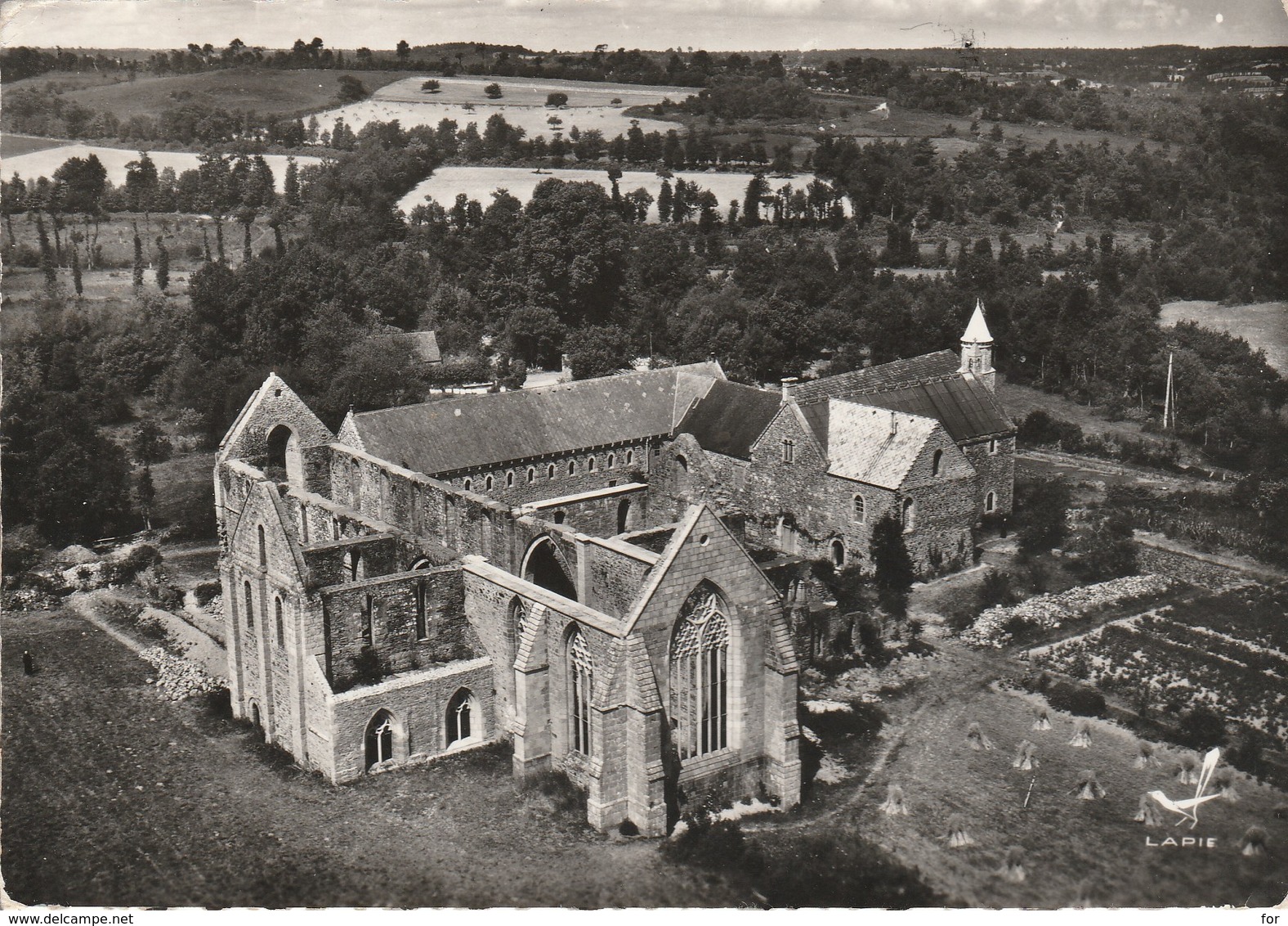 Cotes D'armor : PLENEE-JUGON : Vue Aérienne De L'abbaye De Boquen ( Photo Vérit. Grand Format ) - Plénée-Jugon