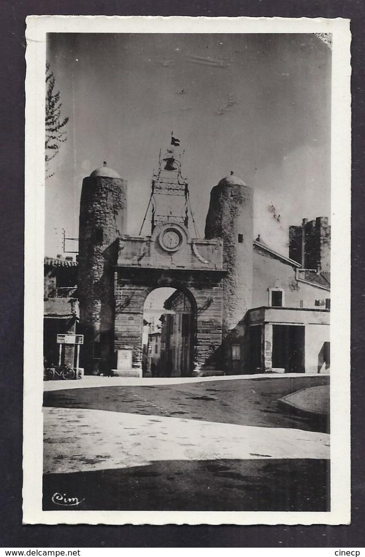 CPSM 84 - CAMARET - Le Portail - TB PLAN EDIFICE + Jolie Vue Vers L'entrée Et L'intérieur Du Village - Camaret Sur Aigues