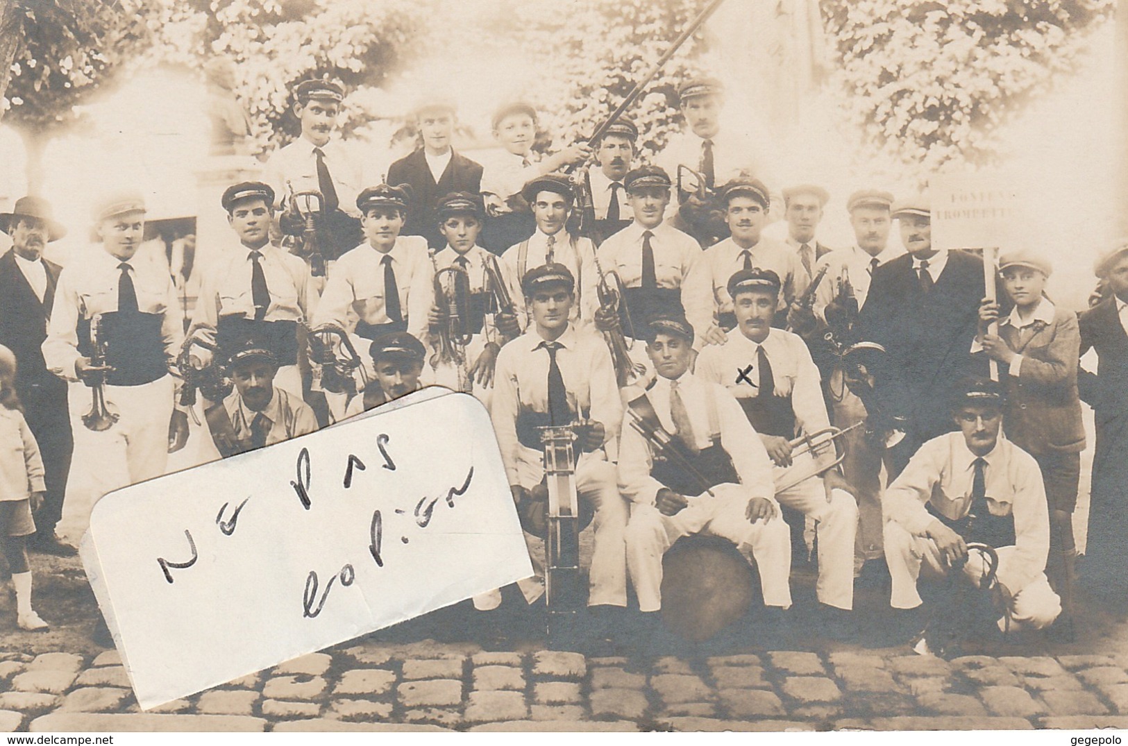 FONTENAY TRESIGNY - La Fanfare ( Carte-photo )   Rare - Fontenay Tresigny