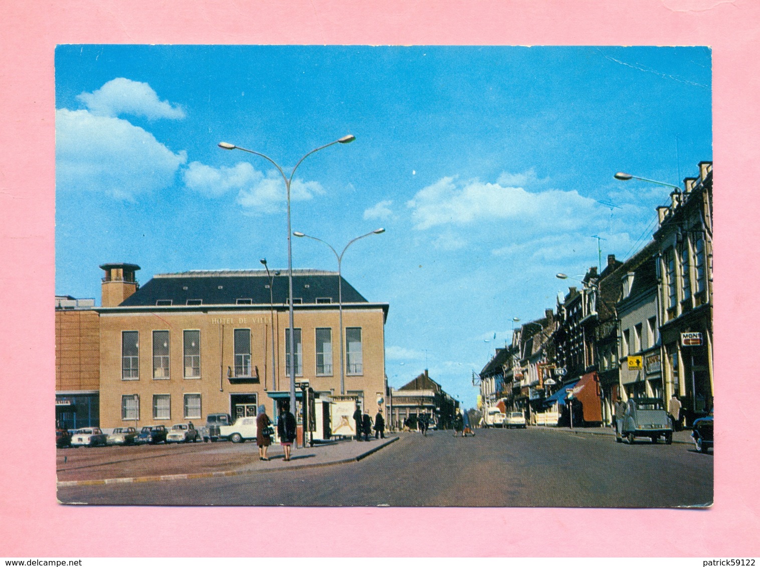 59 - NORD - WATTRELOS Prés  LILLE - GRAND ' PLACE - CITROËN 2 CV - Wattrelos