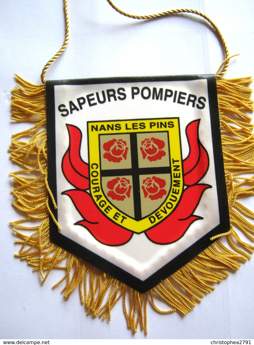 PETIT FANION BI FACE DES SAPEURS POMPIERS DU 83 NANS LES PINS TRES BON ETAT - Pompieri