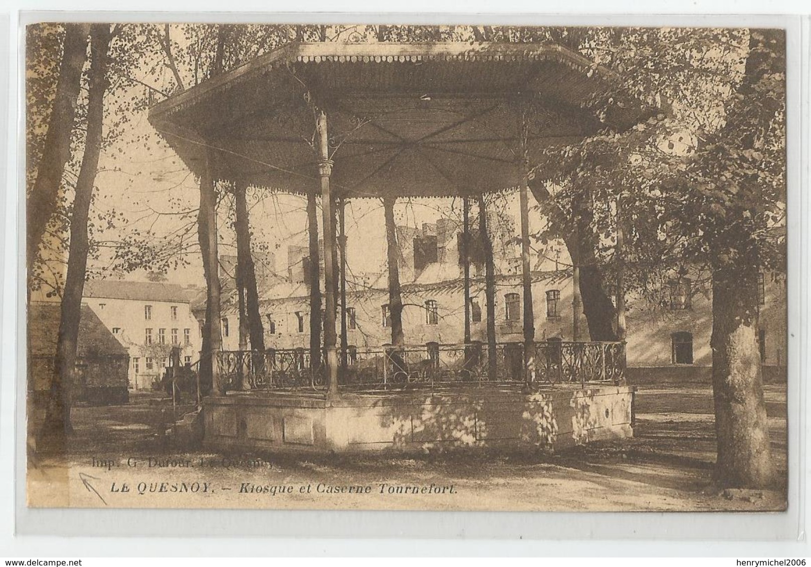 59 Nord - Le Quesnoy Kiosque Et Caserne Tournefort - Le Quesnoy