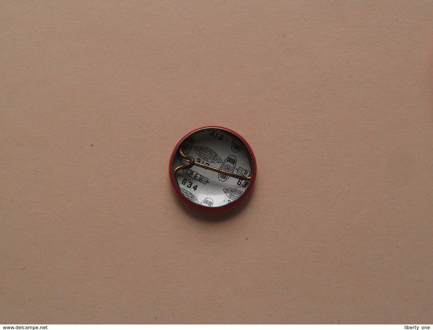 BEGINNER SWIMMER ( Red Cross ) Older Button / Pin / Speld / Epingle ( +/- 2 Cm. ) Zie Foto Voor Detail / Metal Button ! - Schwimmen