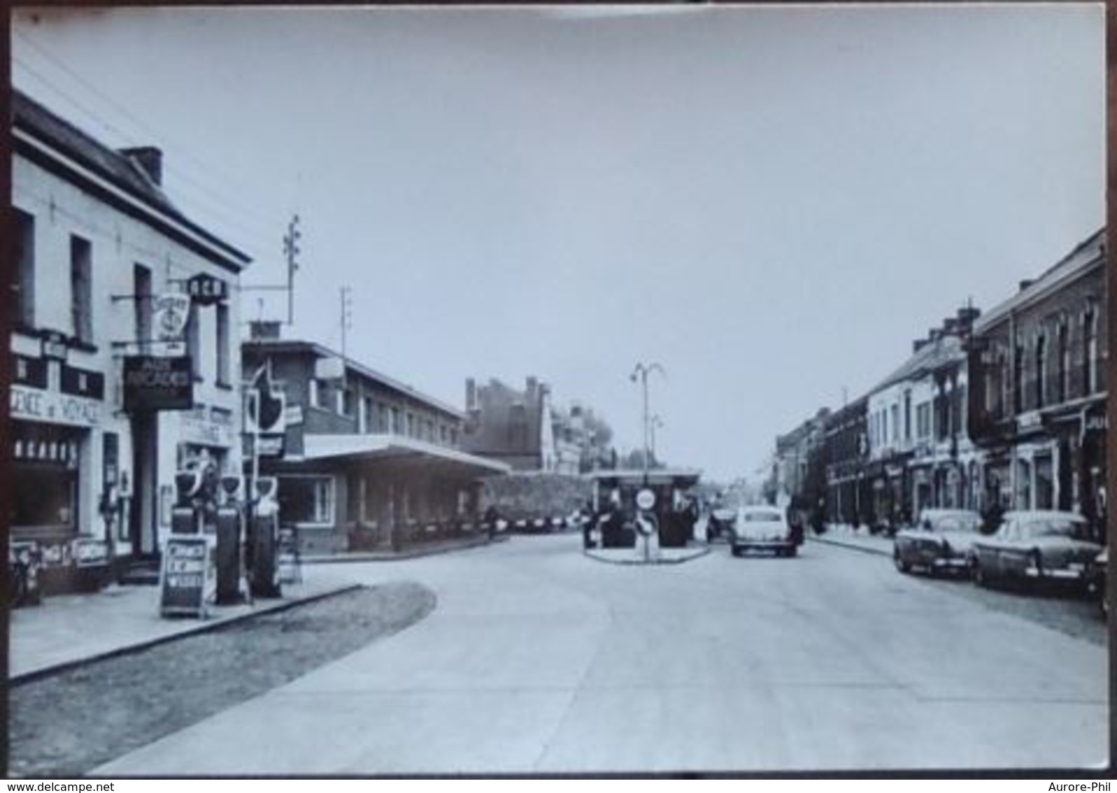 Quiévrain Gare Routière - Agence De  Douane - Pompes à Essence - Quievrain