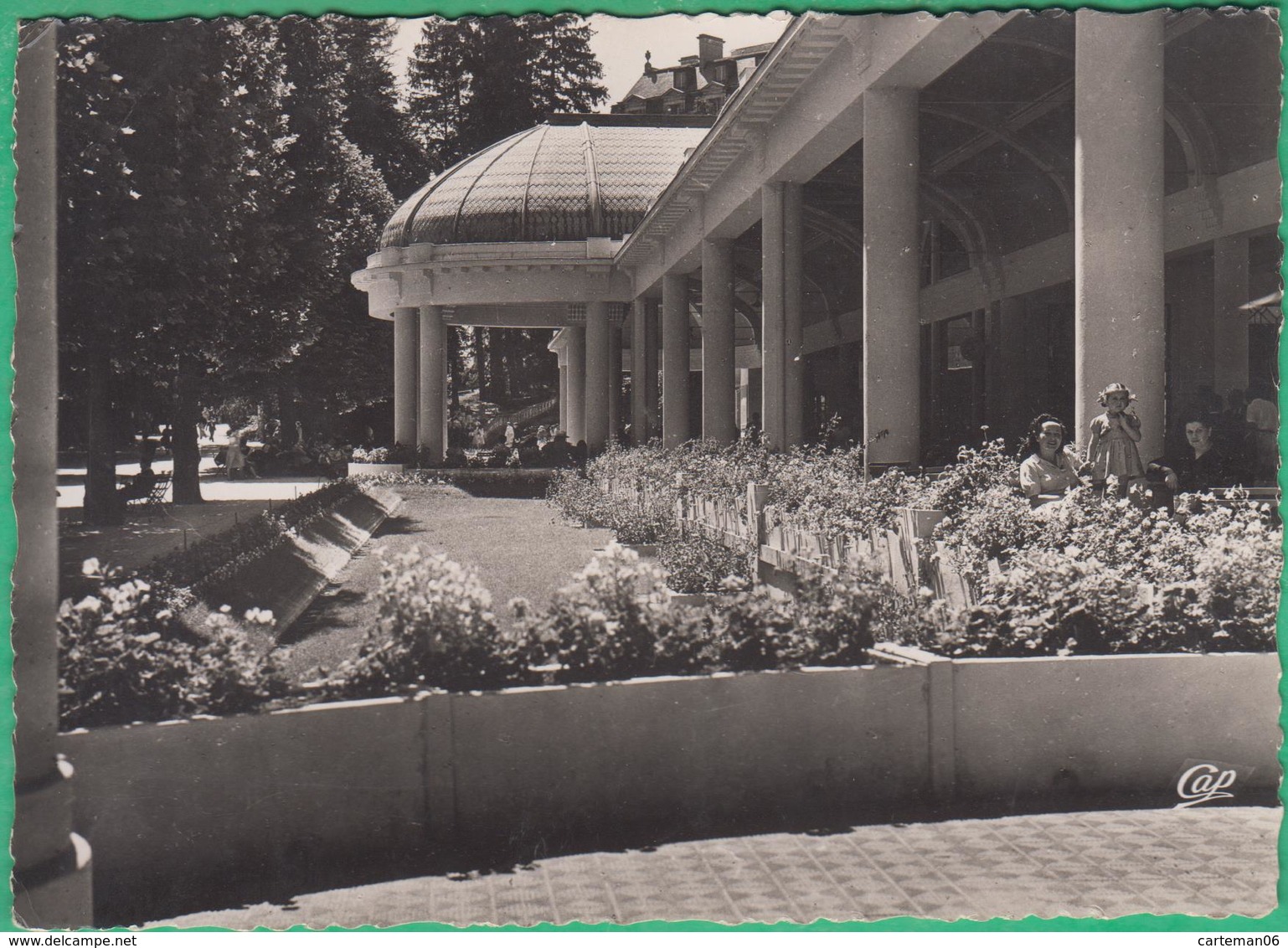 88 - Vittel - L'établissement Thermal Et Les Jardins - Editeur: C.A.P N°73 - Vittel