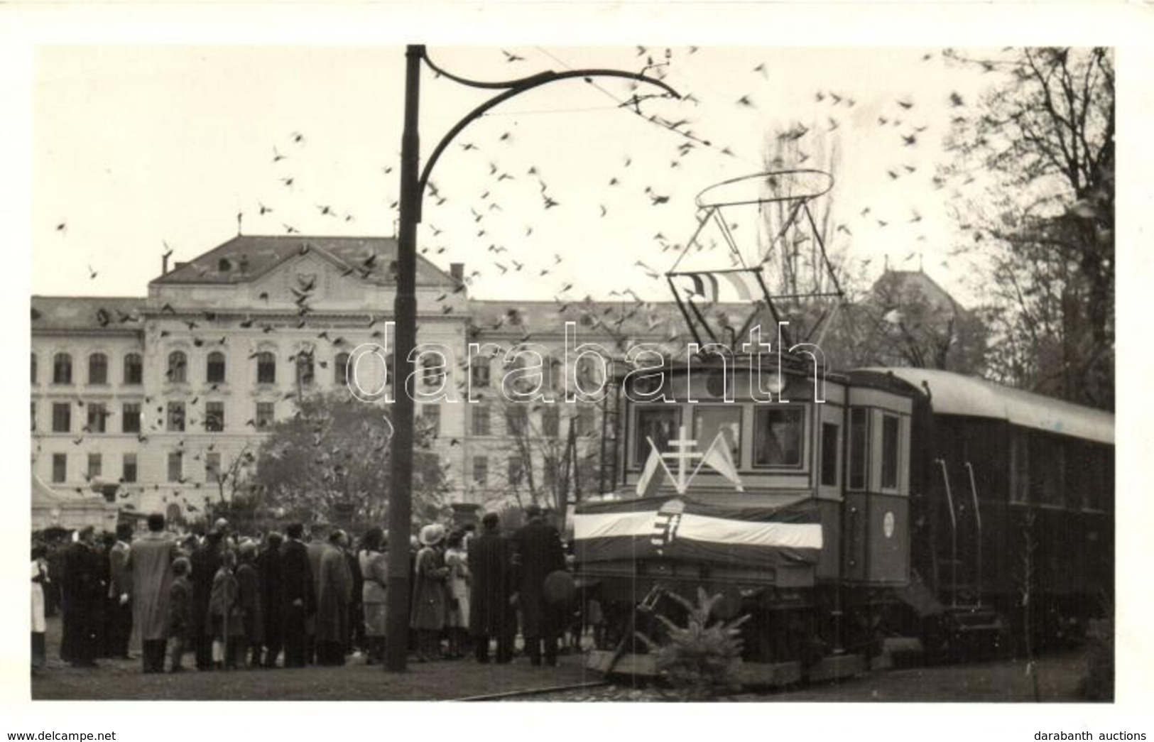 * T2/T3 1940 Nagyvárad, Oradea;  M. Kir. Honvéd Hadapród Iskola, Bevonulás, Magyar Címeres Zászlóval Feldíszített Városi - Non Classificati