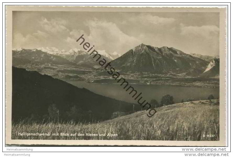 Heiligenschwendi Mit Blick Auf Niesen Und Alpen - Foto-AK - Heiligenschwendi