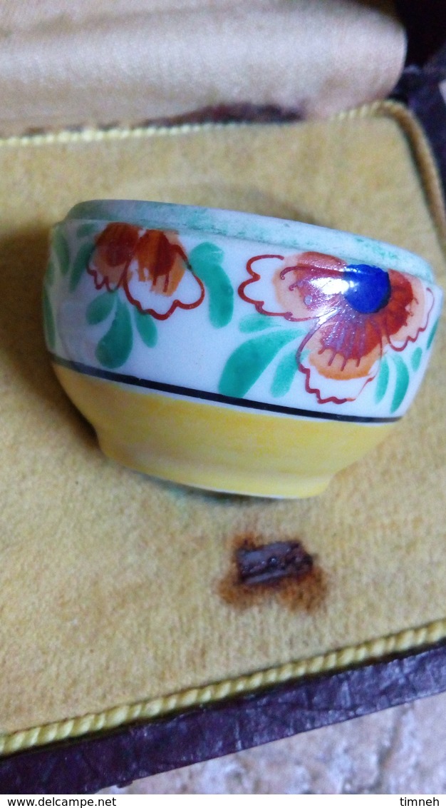 Vieux Limoges - paire de coquetier porcelaine ancien dans coffret - peint de fleurs - milieu XXe ?