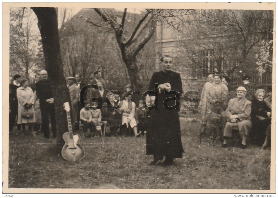 Germany - Bad Kosen - Koesen - Naumburg - Kirche - Pfarrer Spielen - Guitar - Photo 110x70mm - Bad Koesen