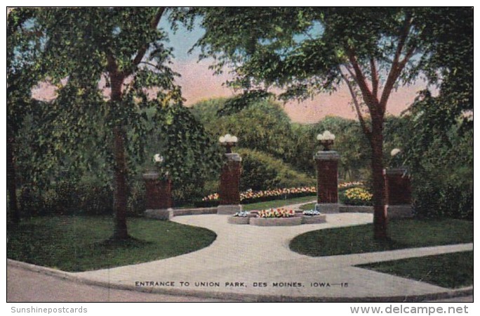 Iowa Des Moines Entrance To Union Park 1947 - Des Moines