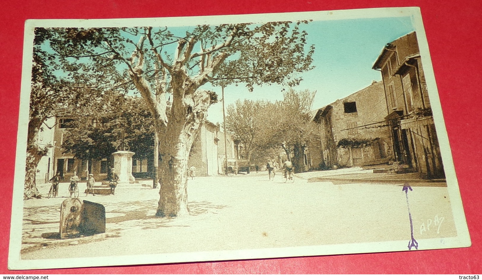 CARTE POSTALE VAUCLUSE : PIOLENC , PLACE DU PORTAIL NEUF ,  ETAT VOIR PHOTO  . POUR TOUT RENSEIGNEMENT ME CONTACTER. REG - Piolenc