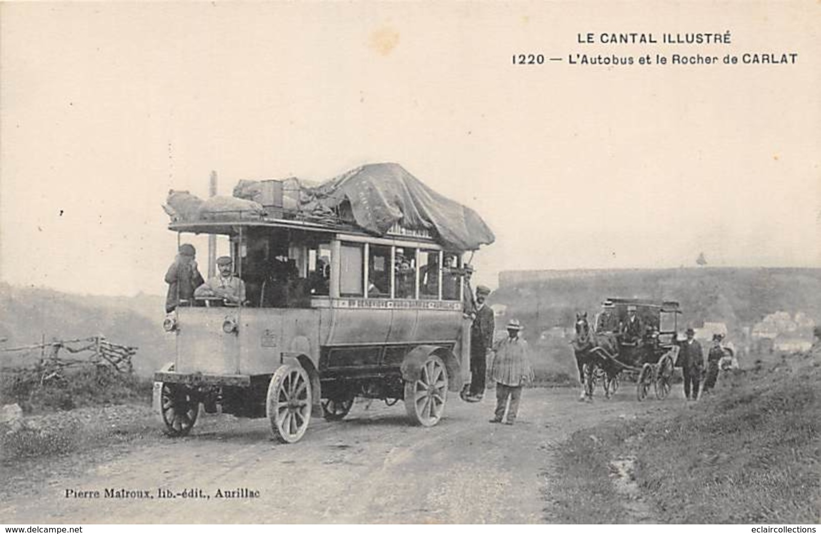 Carlat    15   L'Autobus Et Le Rocher De Carlat        (voir Scan) - Carlat