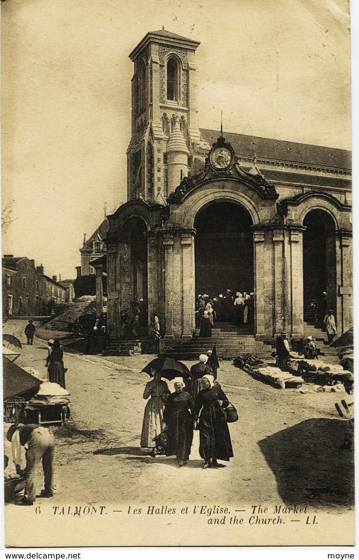 6340 - Vendée -  TALMONT :  Le Halles , Le Marché Et L' Eglise  En 1920 - Talmont Saint Hilaire