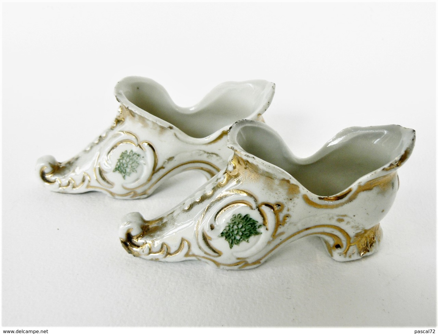 CHAUSSURES MINIATURES DE COLLECTION (30) PORCELAINE GERMANY SIGNÉE - Other & Unclassified