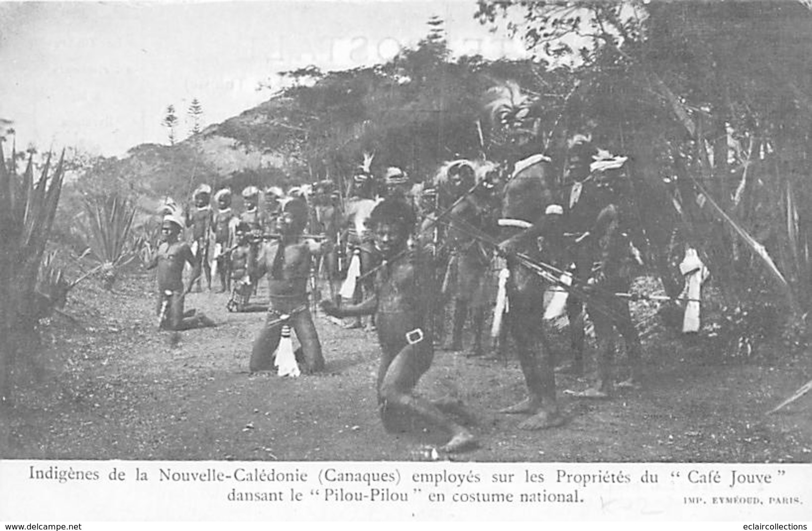 Océanie.  Nouvelle Calédonie .   Canaques En Tenue De Guerre Dansant Le Pilou-Pilou    (voir Scan) - New Caledonia
