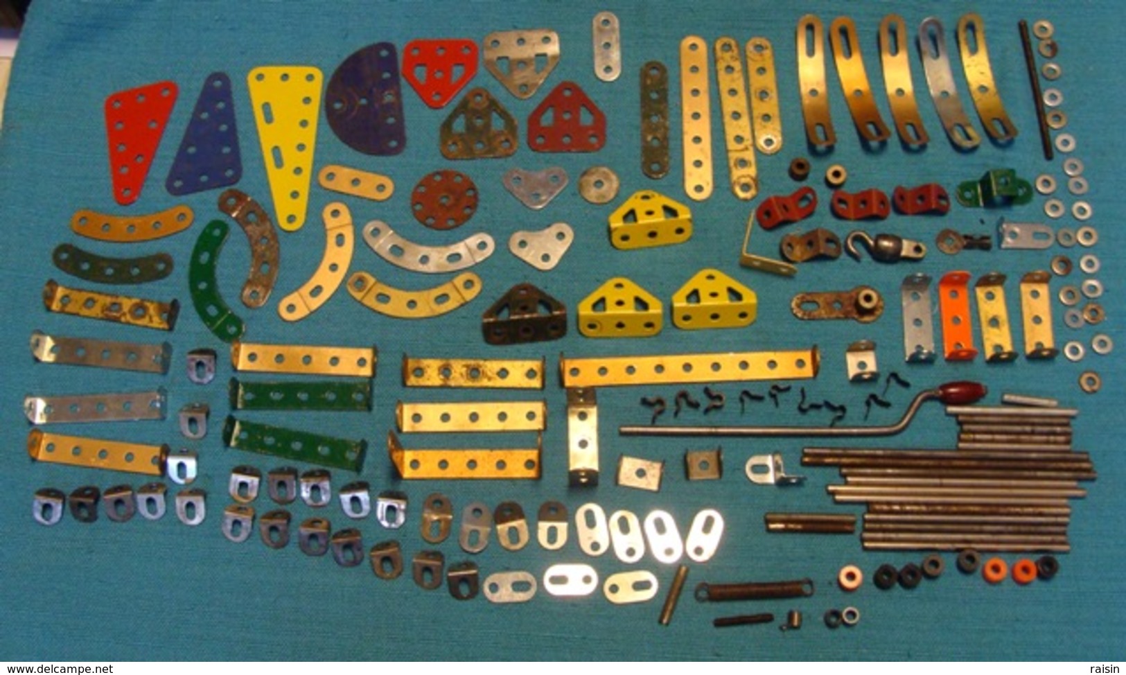 Lot N° 7   Plus De 200 Pièces Meccano Hors Visserie Images Conformes - Meccano