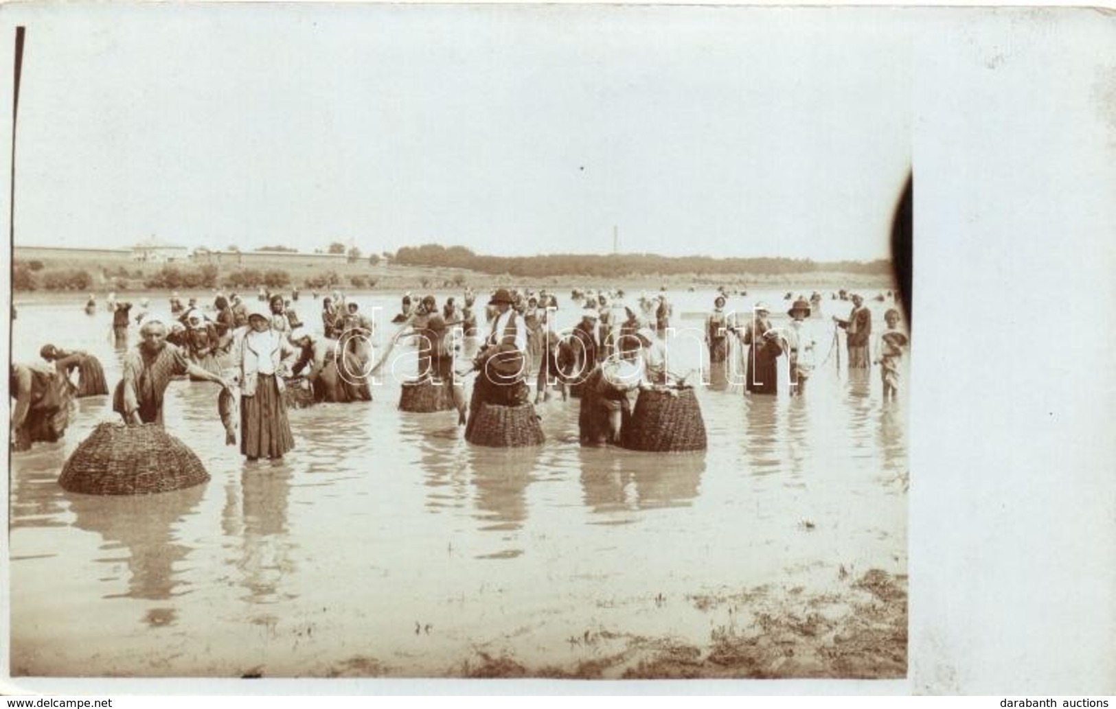 * T2 1917 Kolozsvár, Cluj; Fellegvár (Gruia), Halászat A Holt-Dunán, Háttérben Az üveggyár és Raktárak / Fishing In The  - Non Classés