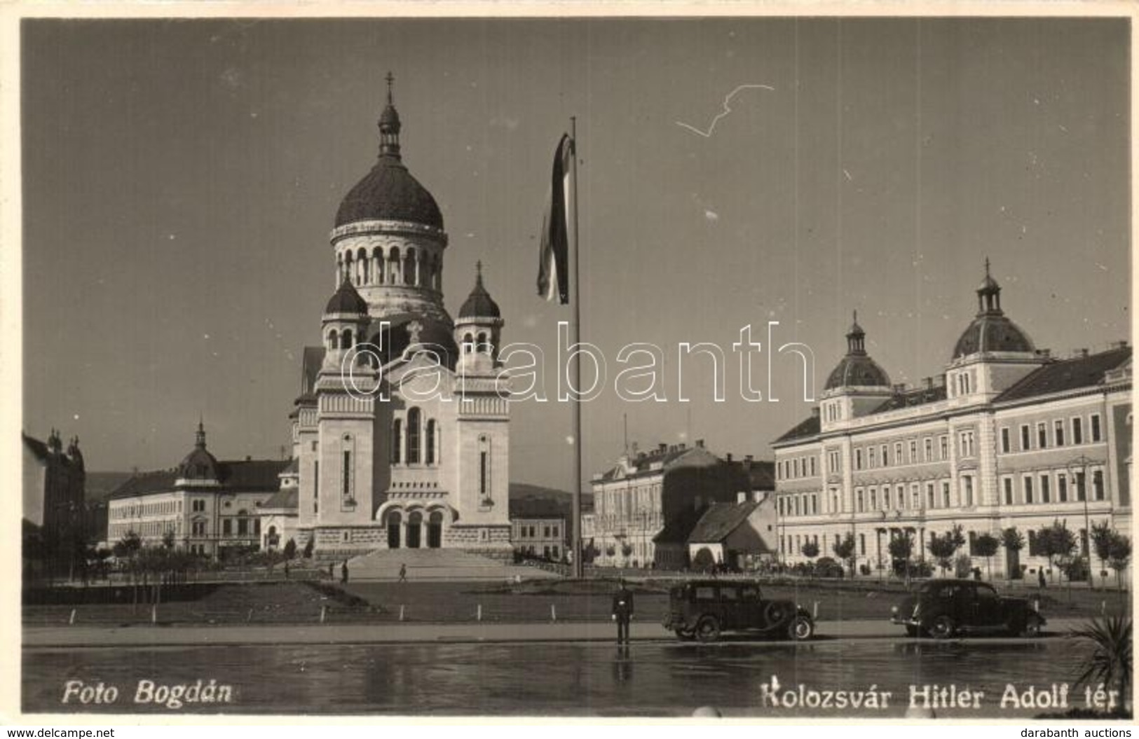 ** T1 Kolozsvár, Cluj; Hitler Adolf Tér, Országzászló, Ortodox Katedrális, Gyógyszertár, Automobilok / Square, Hungarian - Non Classés