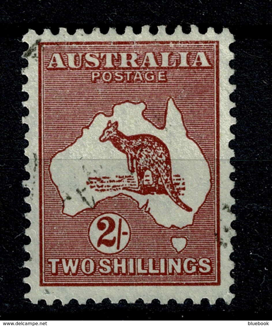 Ref 1234 - Australia 1945 - 2/= Kangeroo SG 212 Fine Used - Top Line Printing Faults - Oblitérés