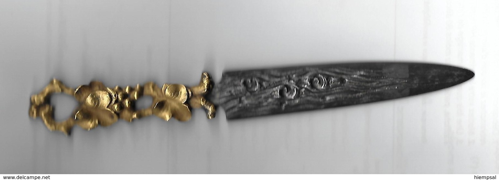 Tres Beau Ouvre Lettre Metal  Manche En Bronze Sur Lr Theme Vigne  Langueur  20cm - Brieföffner