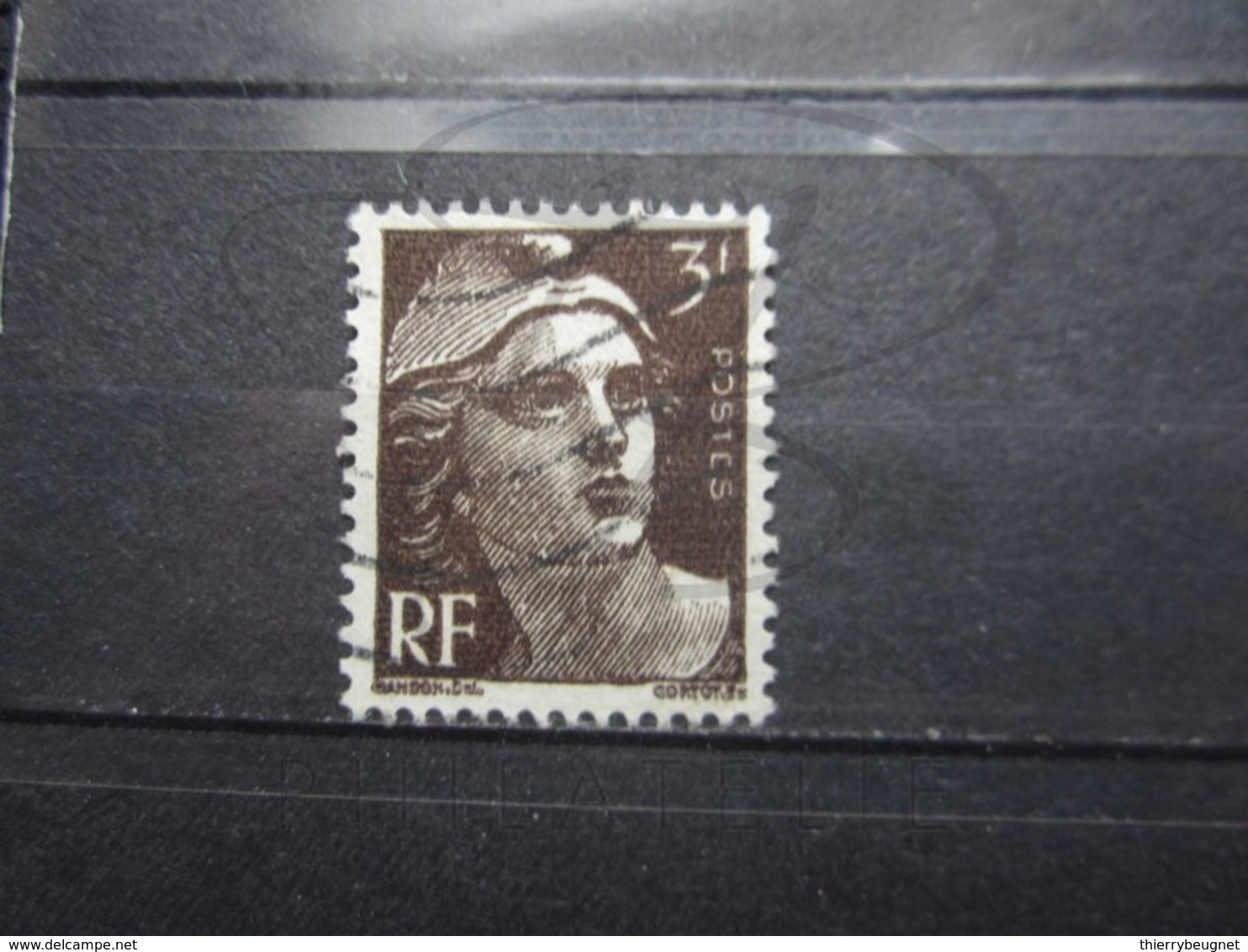 VEND BEAU TIMBRE DE FRANCE N° 715 , FOND LIGNE (c) !!! - Used Stamps