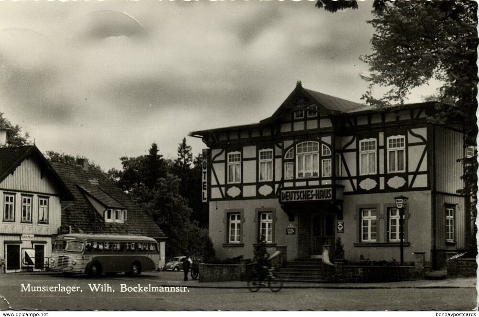 MUNSTERLAGER, Wilhelm-Bockelmann-Strasse Deutsches Haus, Bus (1960s) AK - Munster