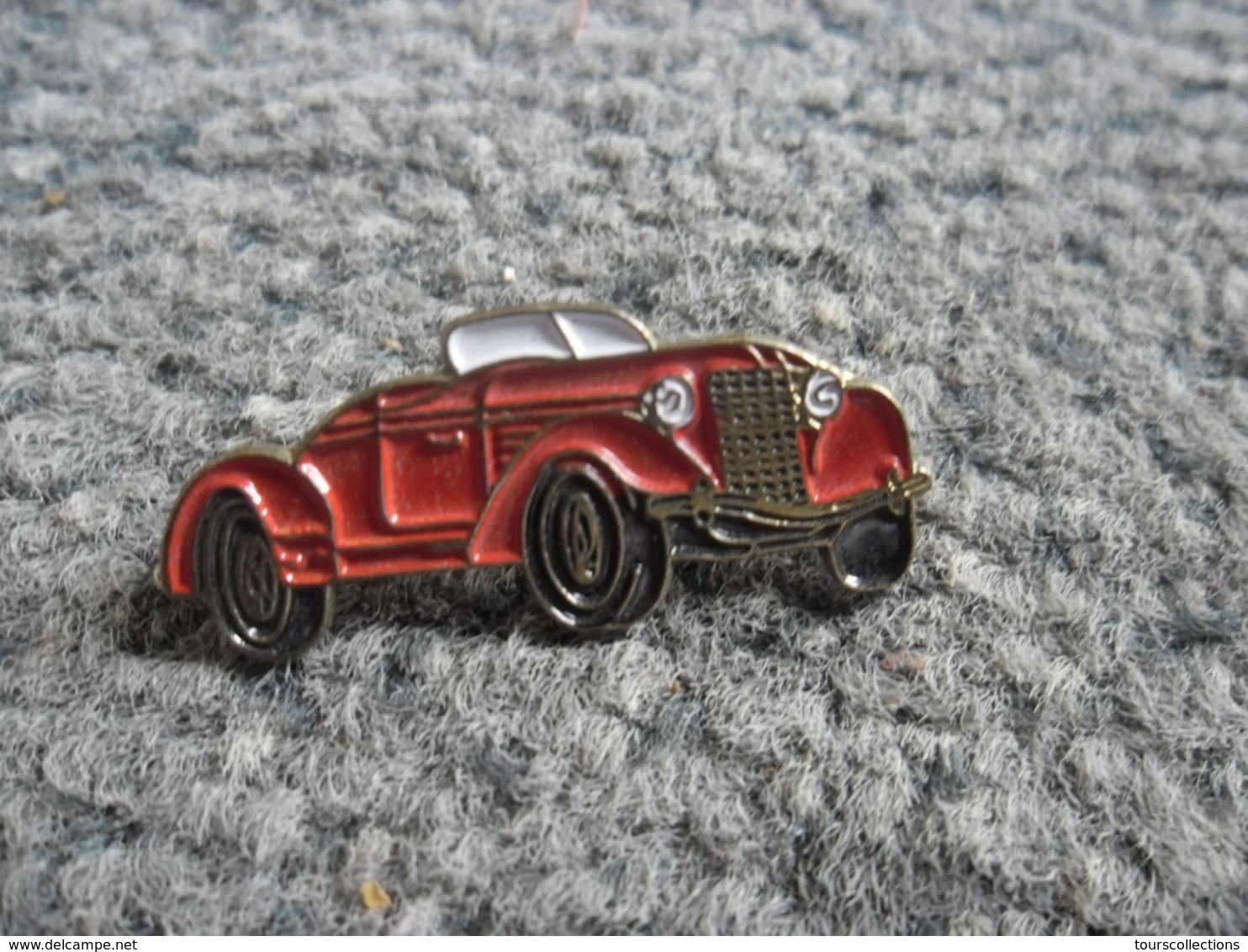 PIN'S AUTOMOBILE VINTAGE @ 30 Mm X 13 Mm - Mercedes