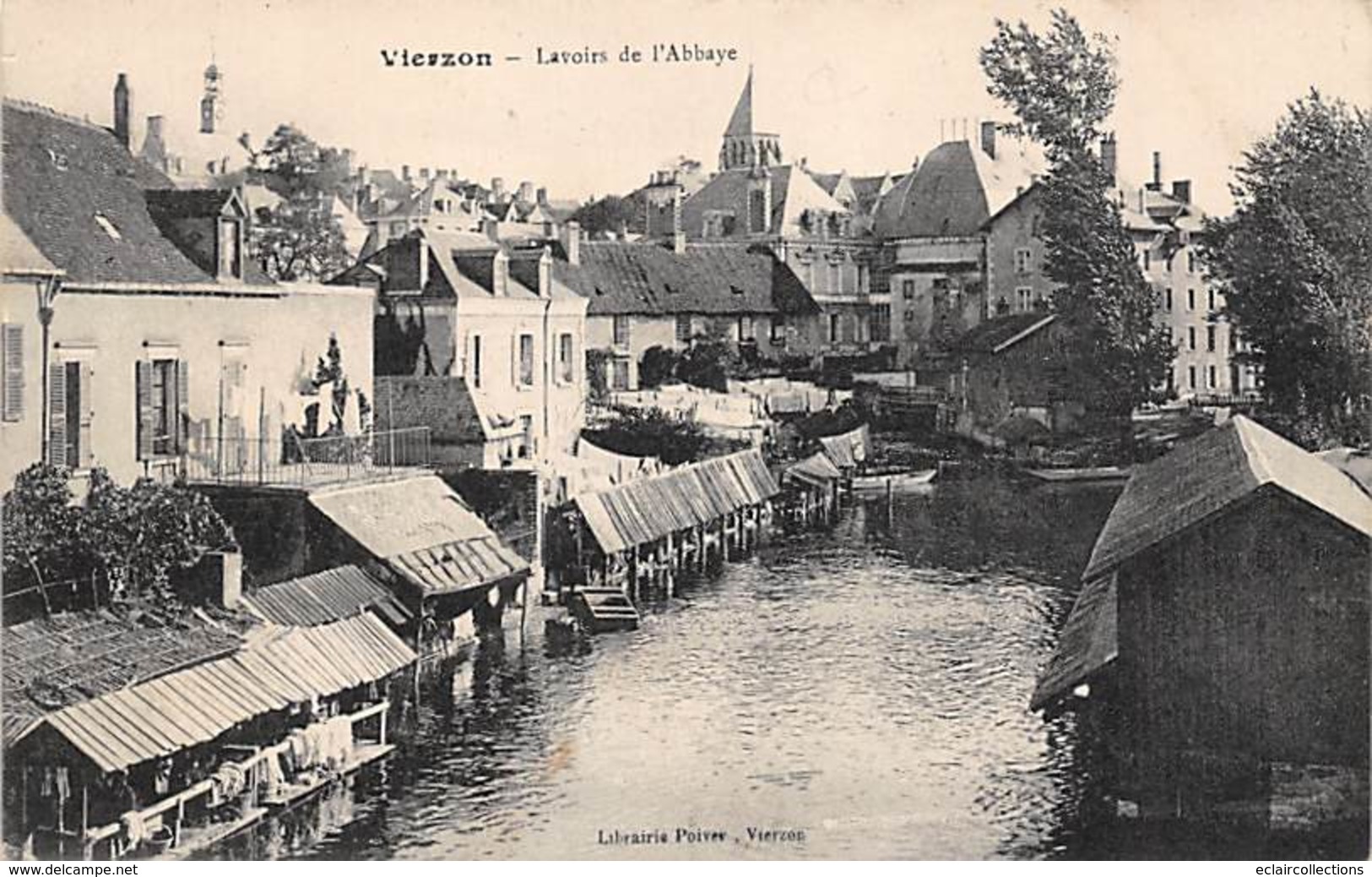 Vierzon    18       Lot de 18 cartes . Rues,Marché,Lavoirs.   (voir scan)