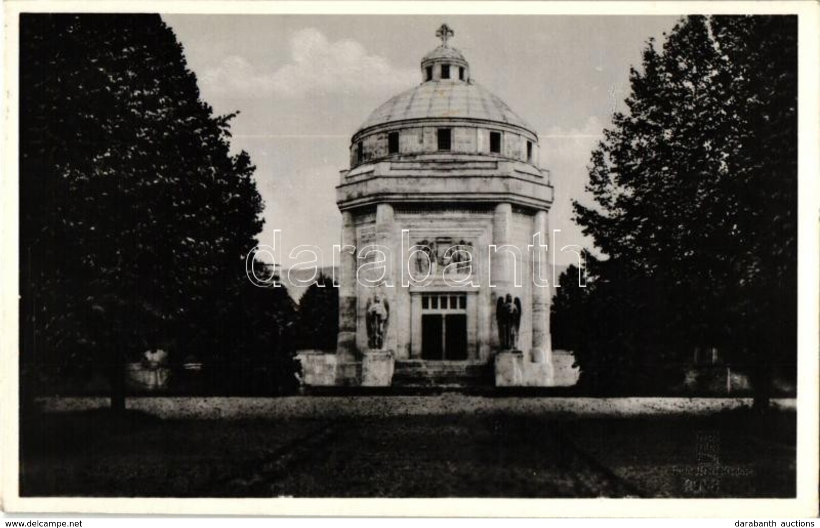 ** T1 Krasznahorkaváralja, Krásnohorské Podhradie; Mauzóleum / Mausoleum - Ohne Zuordnung