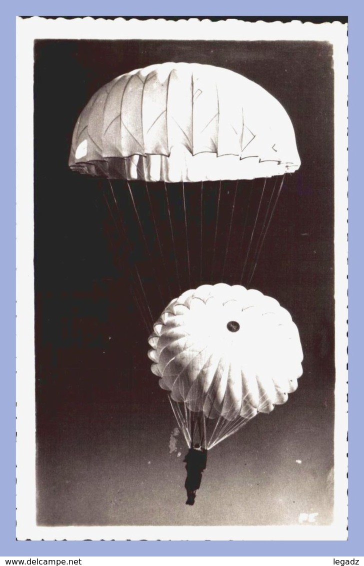 CPSM - Pau (64) - Parachutiste Doublé - Paracadutismo