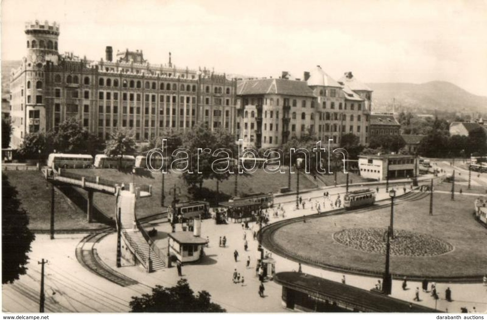 T2 Budapest II. Moszkva Tér (Széll Kálmán Tér), Posta Palota, Villamosok, Autóbuszok. Képzőművészeti Alap - Non Classés