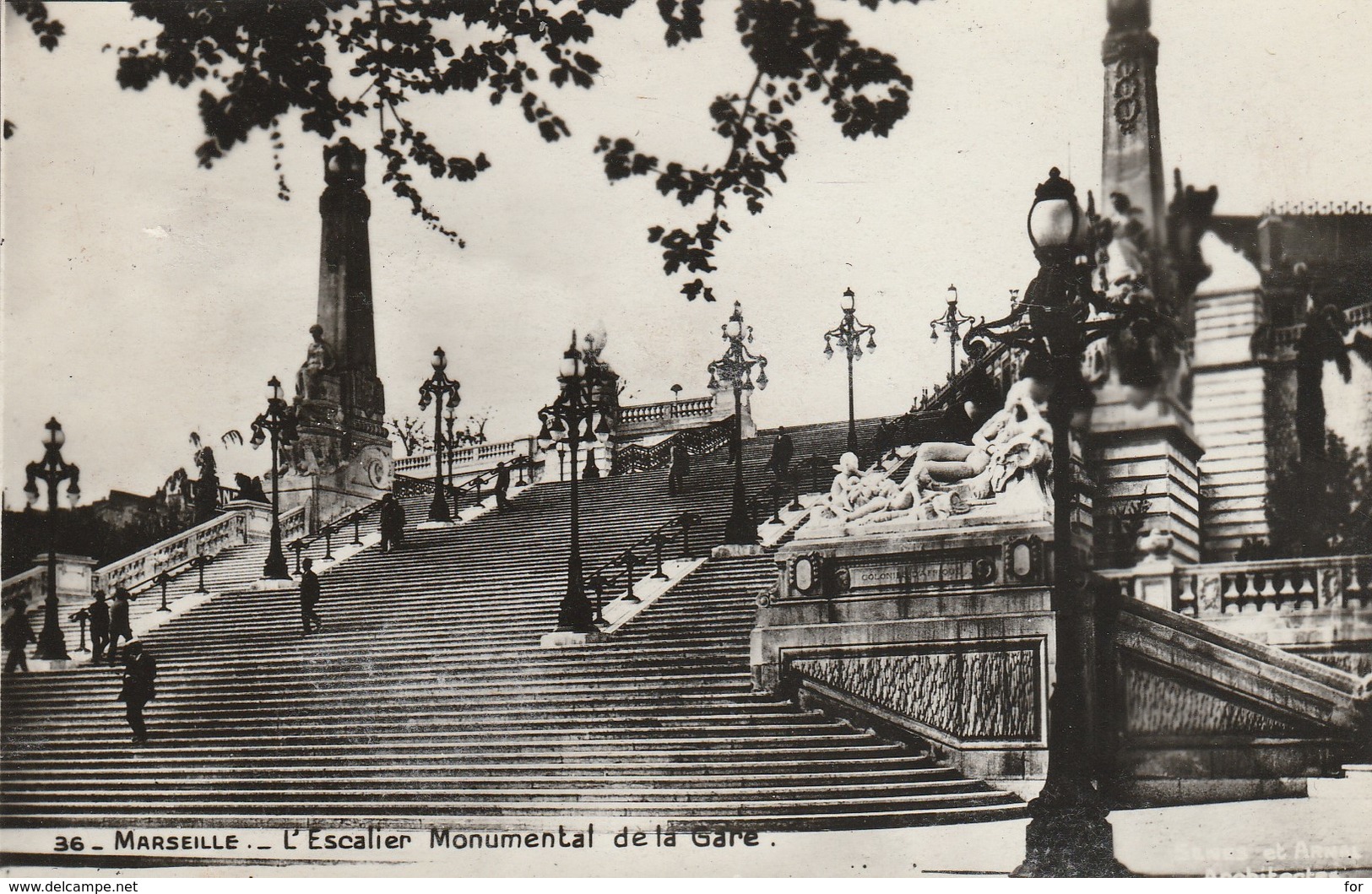 Bouches-du-rhone : MARSEILLE : L'escalier Monumental De La Gare ( Cpsm - Photo Vérit. ) - Estación, Belle De Mai, Plombières