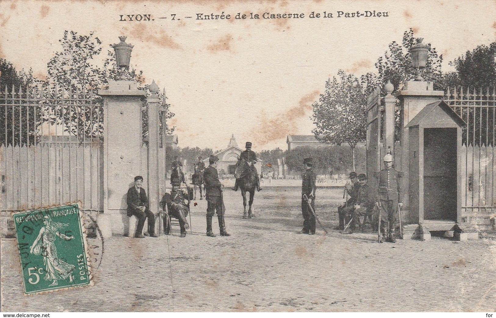 Rhone : LYON : Entrée De La Caserne De La Part-dieu ( Militaria - Caserne ) - Lyon 7