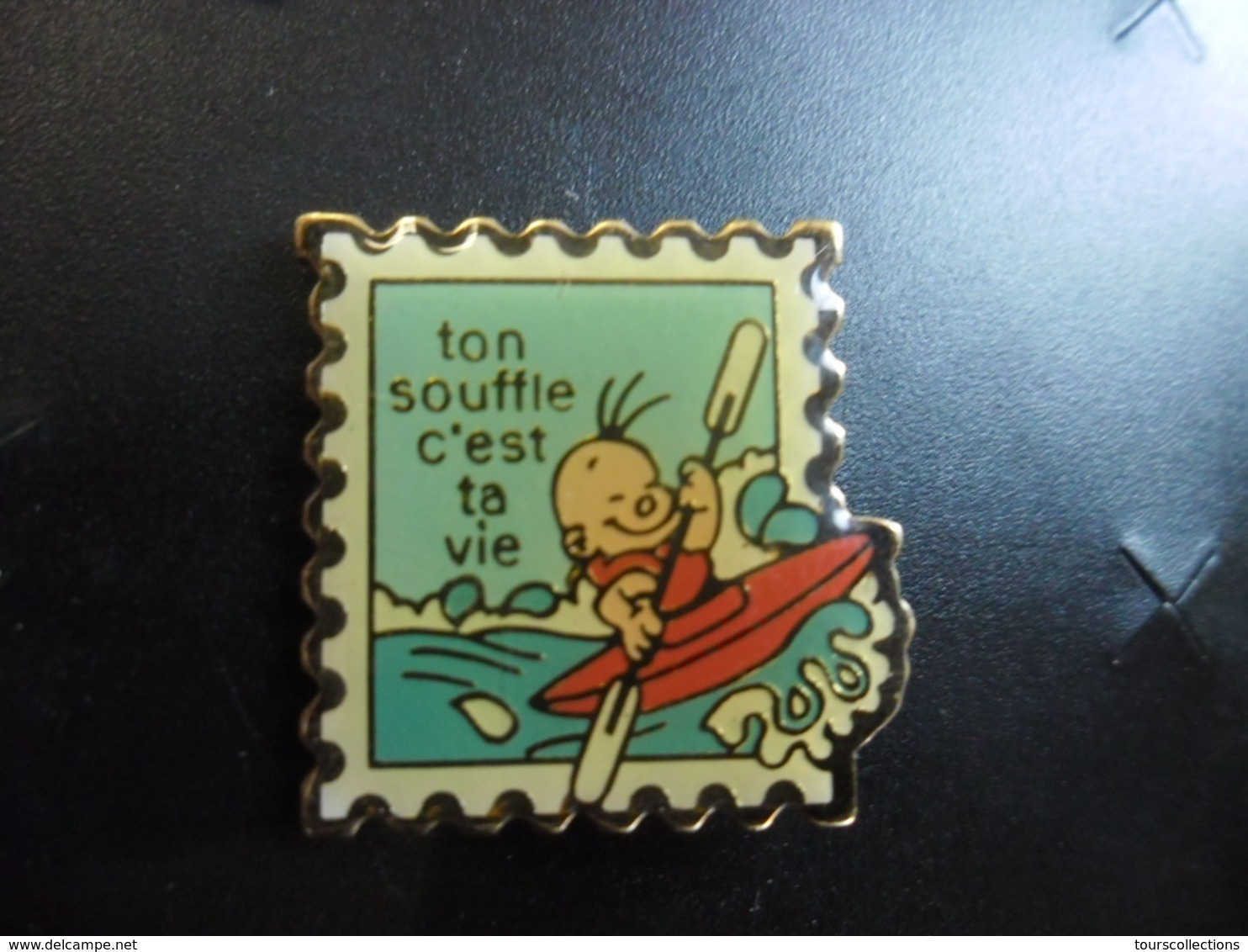 PIN'S Verni CANOE KAYAK - Le Souffle C'est La Vie ! @ 21 Mm X 21 Mm - Canoeing, Kayak