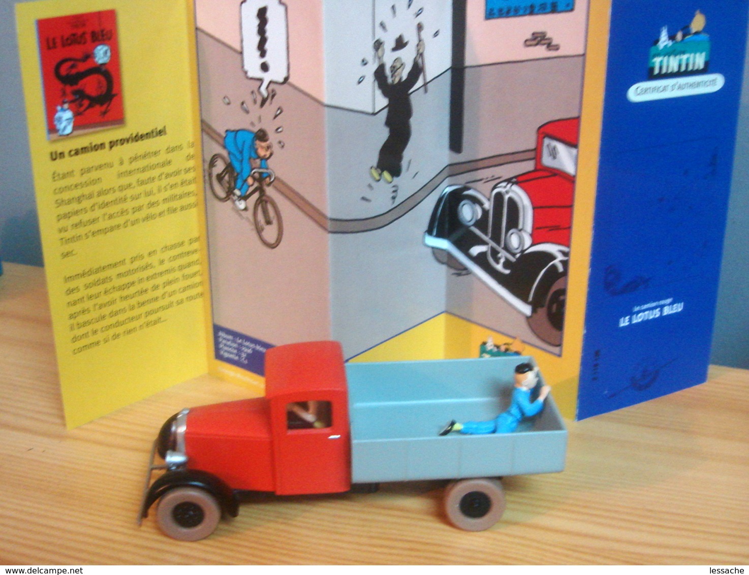 VOITURE LE CAMION ROUGE MIESSE De 1930, 1/43, Tintin Et Le Lotus Bleu - Tintin