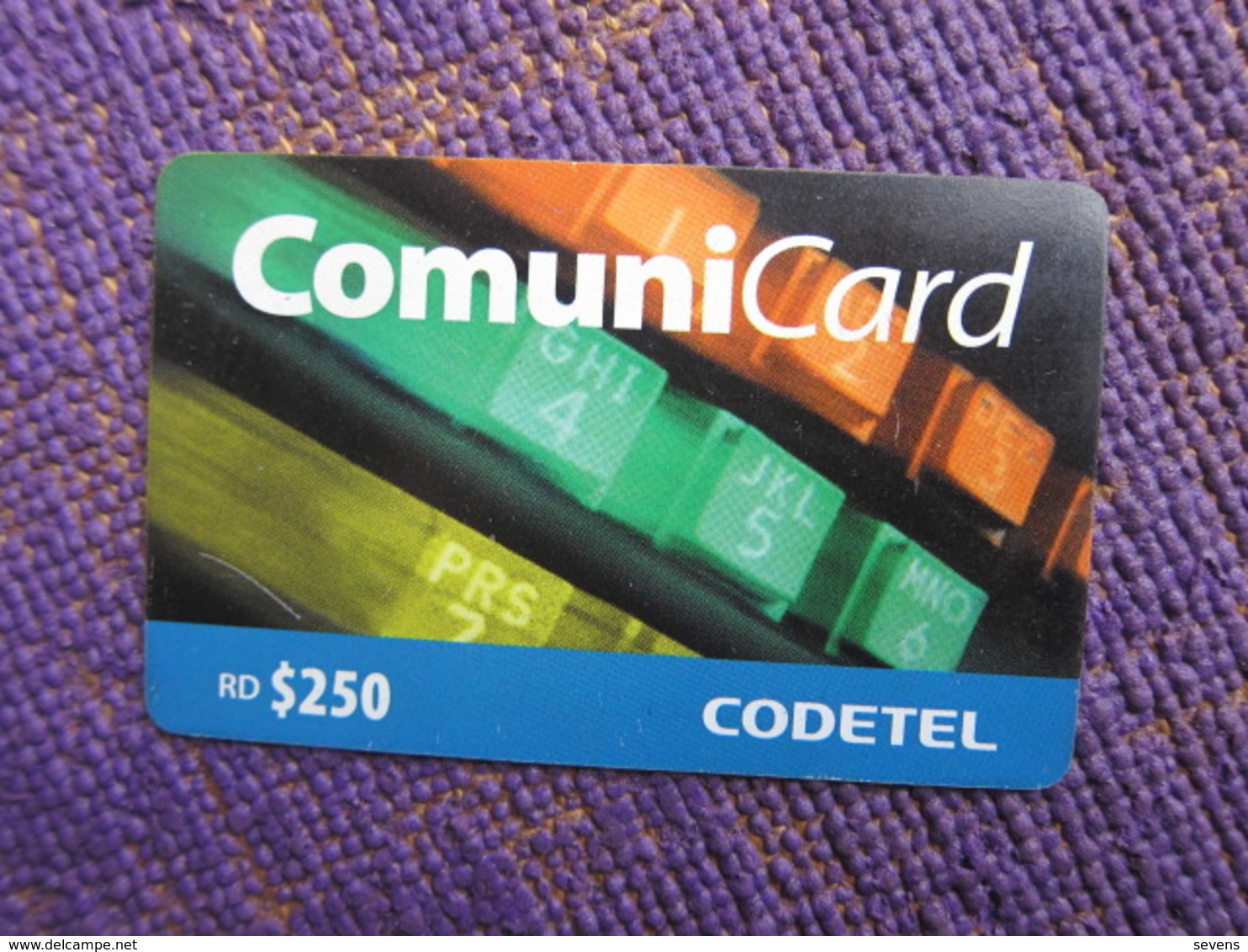 Comuni Card Prepaid Phonecard,RD$250, Used With Tiny Bend And Scratch - Dominicana