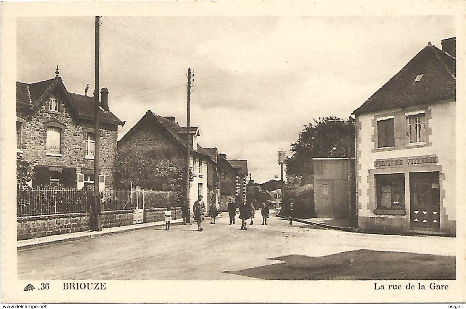 61 - BRIOUZE - Rue De La Gare - Briouze