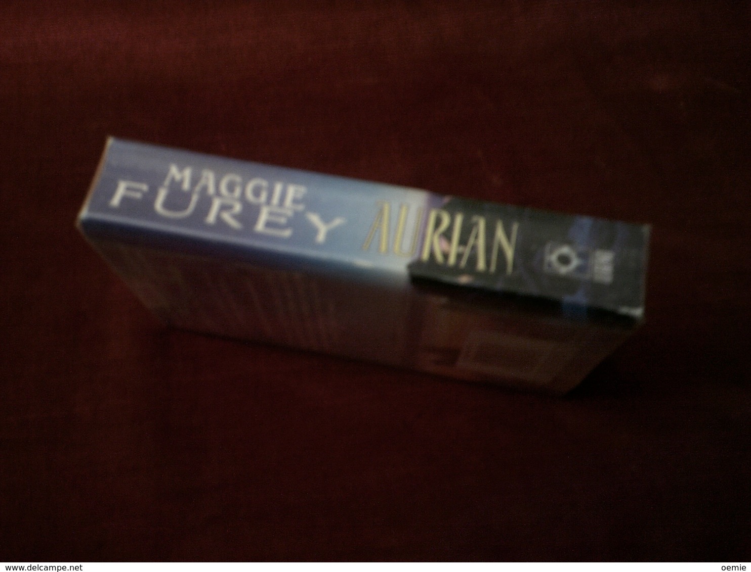 MAGGIE  FUREY  AURIAN  ° BOOK ONE THE ARTEFACTS OF POWER - Science Fiction