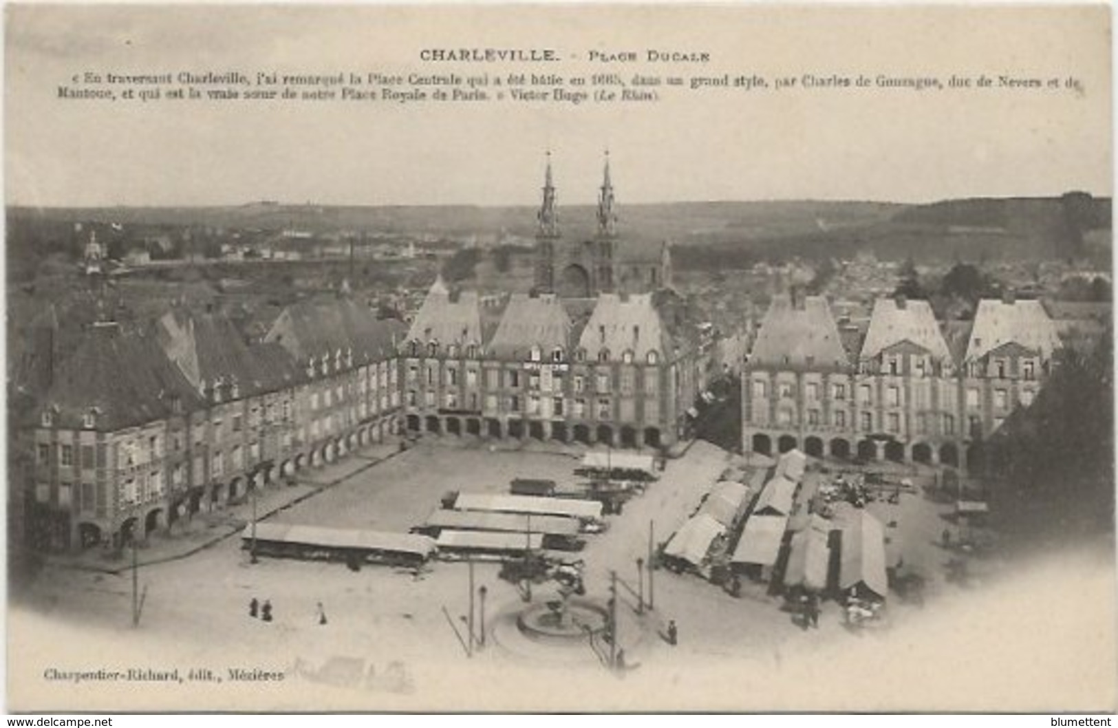 CPA - Place Ducale Marché CHARLEVILLE 08 - Charleville