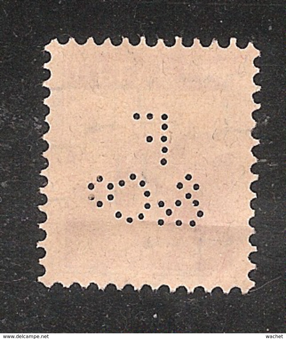 Perfin/perforé/lochung Switzerland No YT203 1925-1942 William Tell  F &C°  Francillon & Cie SA, Fers Lausanne - Gezähnt (perforiert)