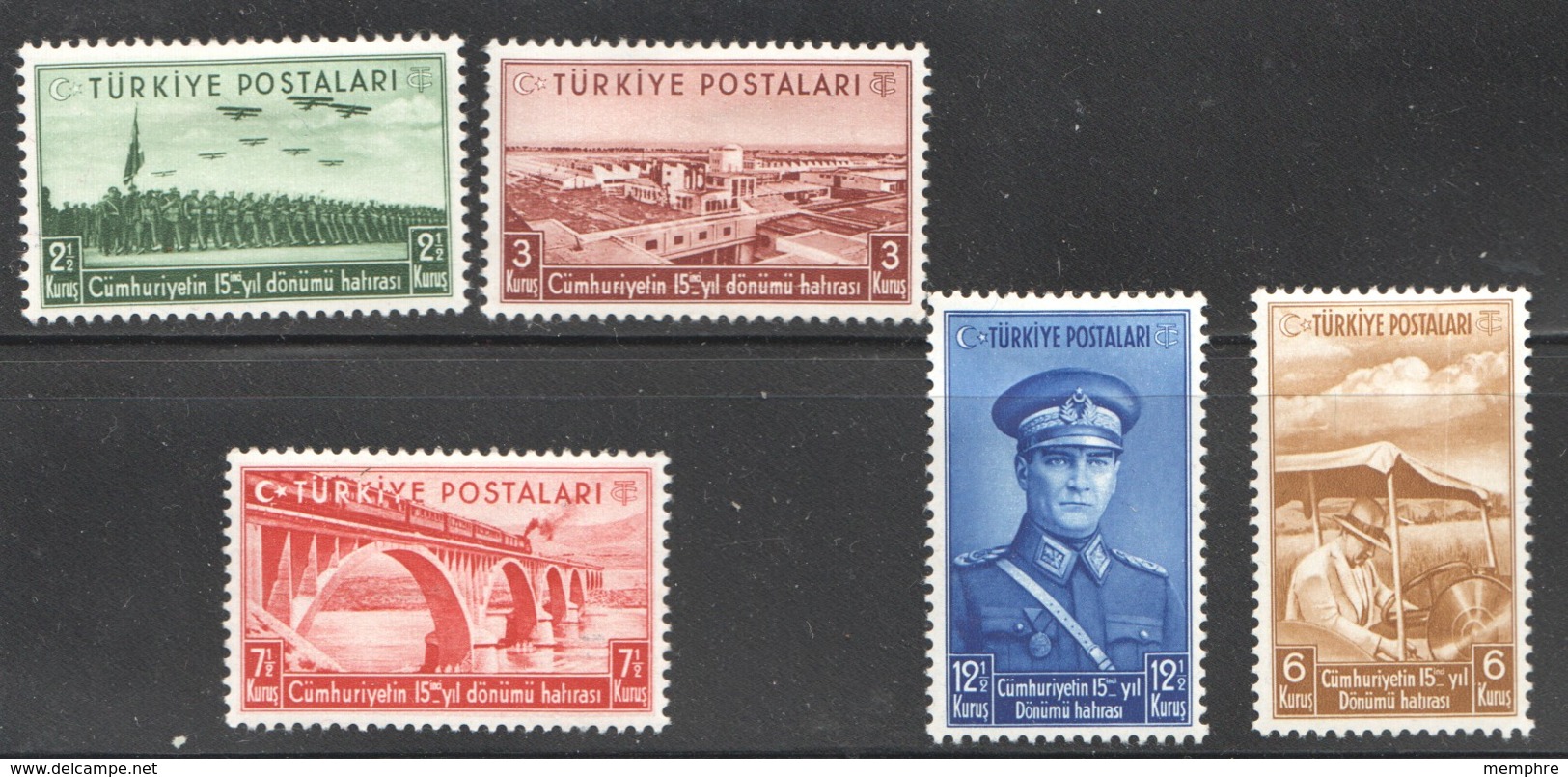 1938  15è Ann. De La République  Série Complète * - Unused Stamps
