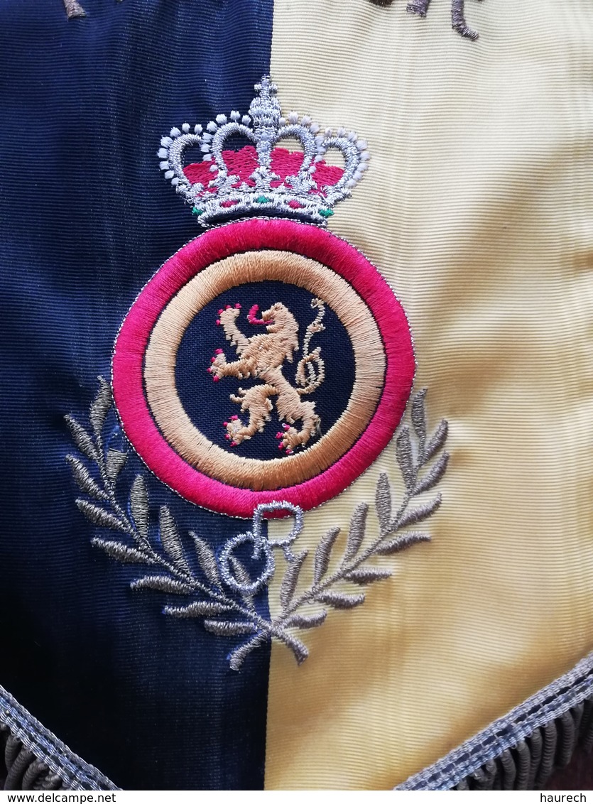 Union Nationale Des Officiers De Réserve - Section Namur - Flaggen