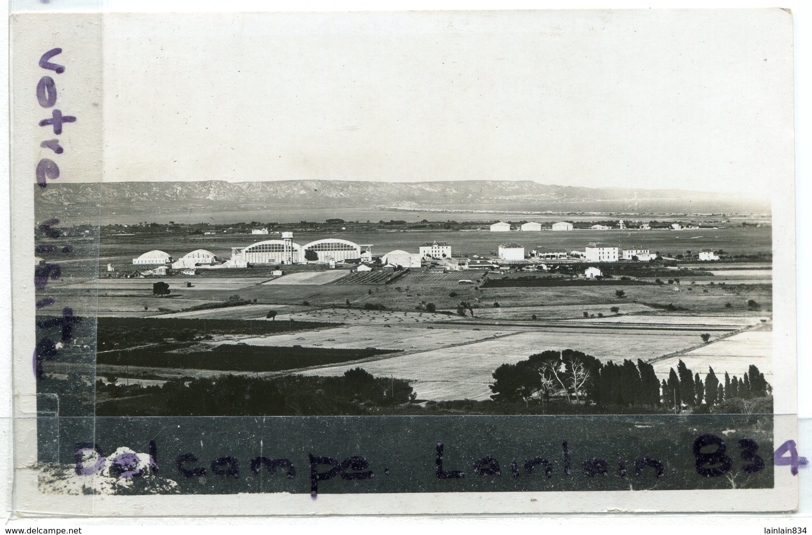 - MARIGNANE - ( B.-du-Rh ), Panorama Du Camp D'Aviation Et Des Salins, Hangars, Petit Format, Non écrite, TTBE, Scans... - Marignane