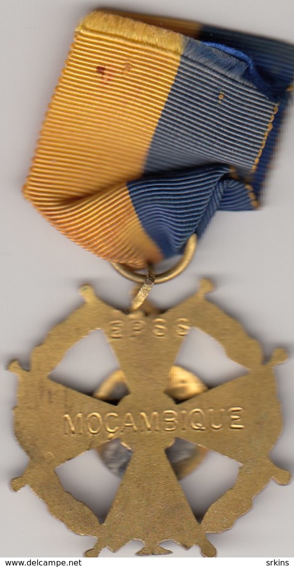 Rare And Very Nice Enamel Medal Order Mozambique Tennis - Habillement, Souvenirs & Autres