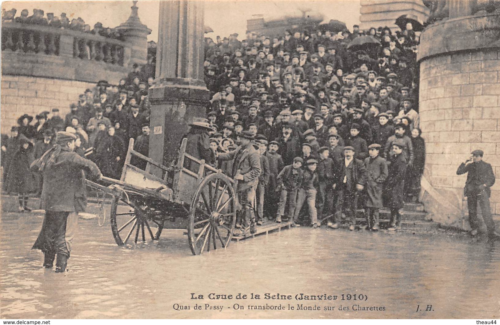 ¤¤  -  PARIS   -   La Crue De La Seine En 1910  -  Quai De Passy  -  On Transborde Le Monde Sur Des Charettes    -  ¤¤ - Arrondissement: 16