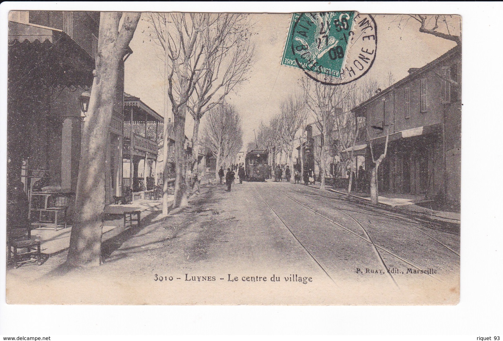 3010 - LUYNES - Le Centre Du Village - Luynes