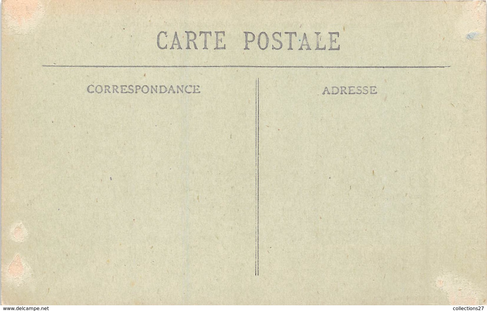 80-NESLE- PLACE D'ARMES, MAISON DE COMMER AU MILIEU DES RUINES DANS UNE HABITATION PROVISOIRE - Nesle